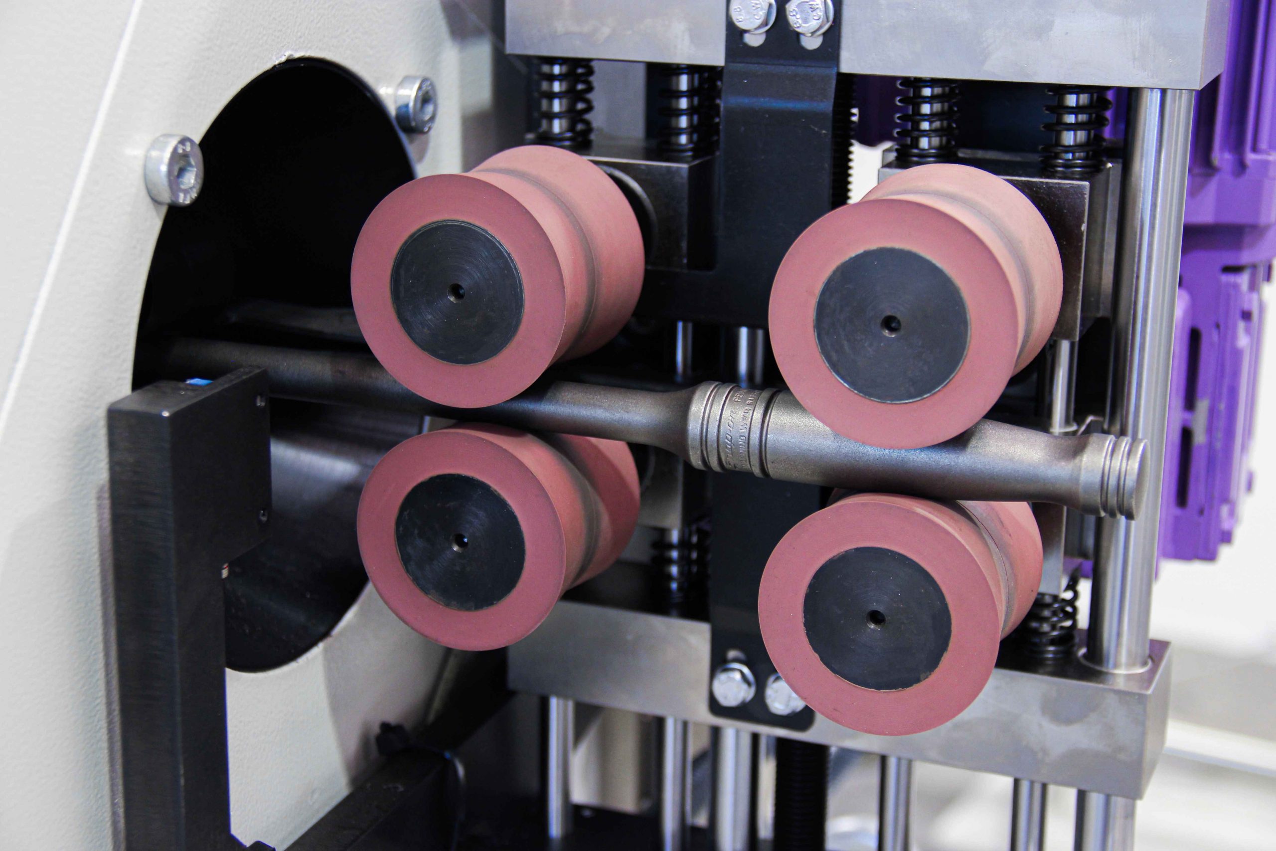 irregular-tubular-feeding-system-for-pipe-polishing-machine_11zon-scaled